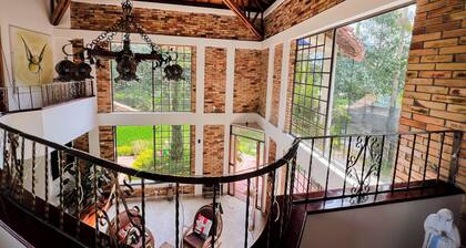 Beautiful country house in the city!
