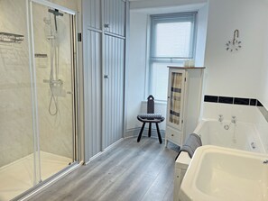 Towels - 3 bedroom accommodation in Tintagel (Tintagel)