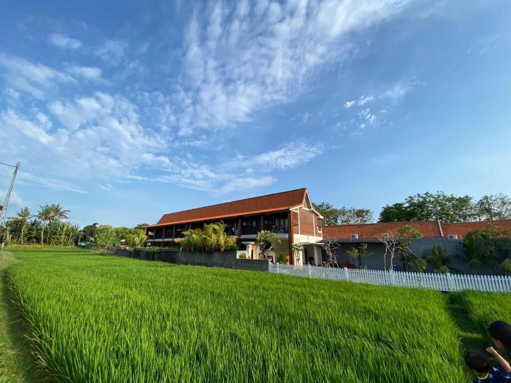 المنشأة من الخارج