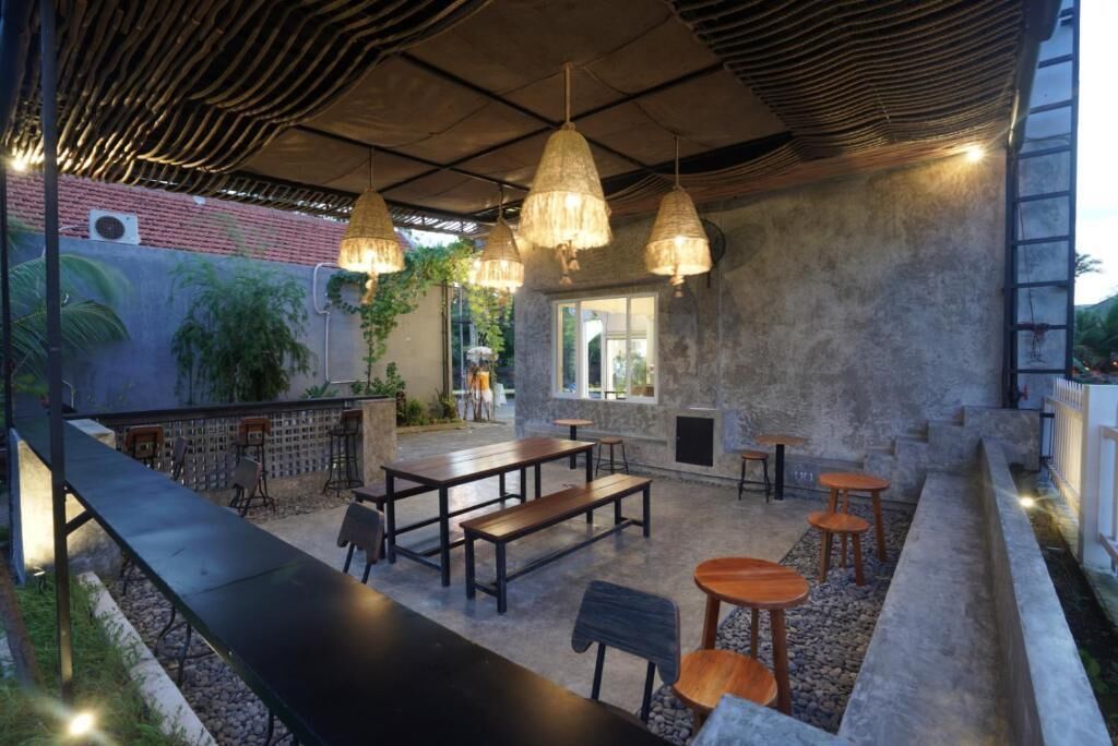 تناول الطعام بالخارج