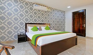 Deluxe Double Room - Posh Classic (Gurugram)