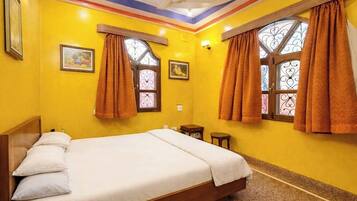 Premium bedding, desk, laptop workspace, free WiFi