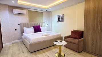 1 bedroom, iron/ironing board, internet