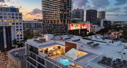 Sleeps 18 | 3 Suites + Rooftop Pool + Fitness Center | Near Wynwood | Sense28