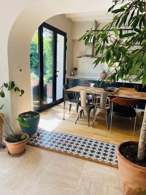 Dining - La Famille | Maison avec Piscine, Busca Toulouse (Toulouse)