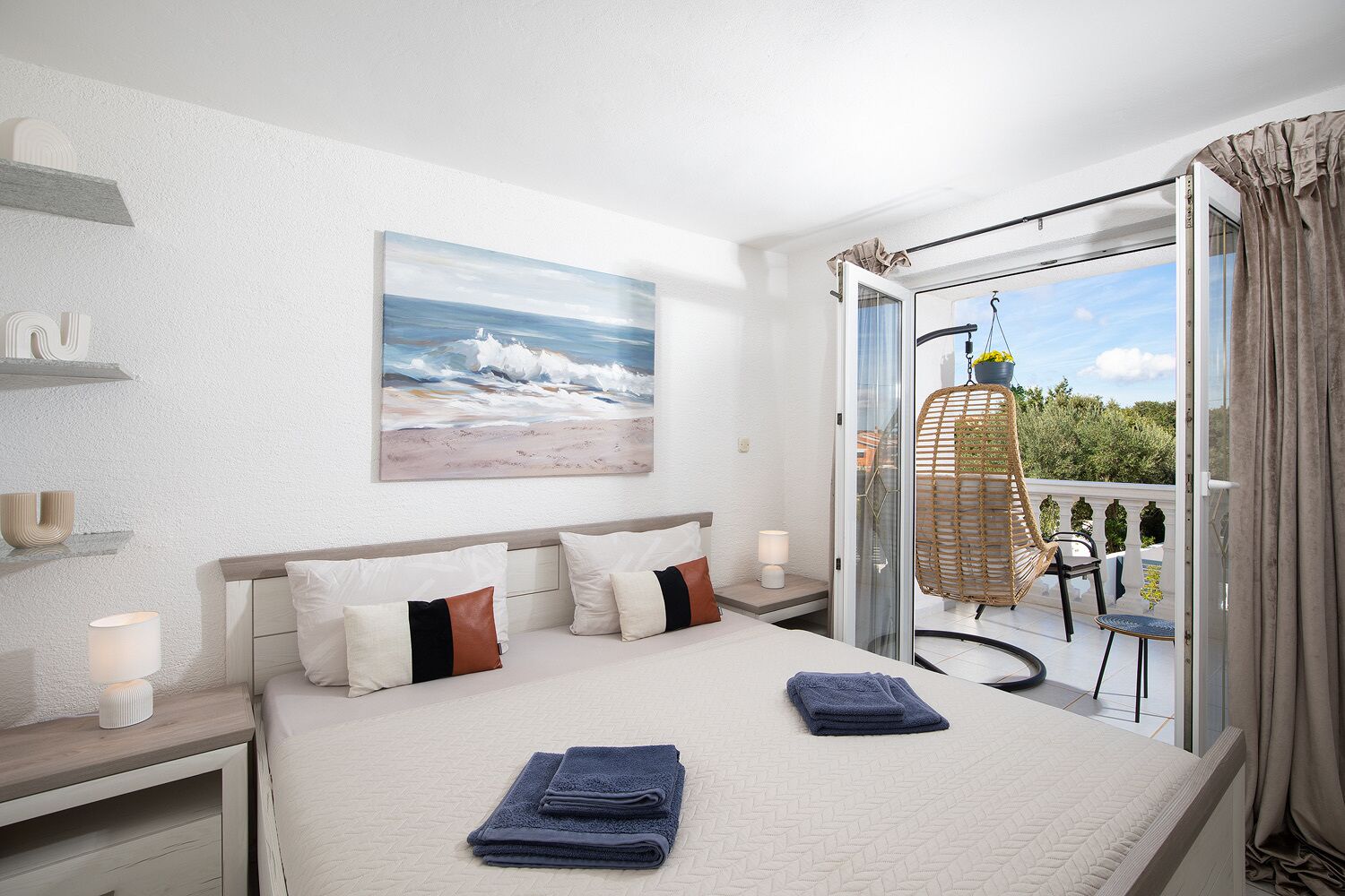 4 bedrooms, WiFi, bed sheets