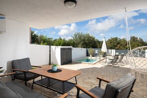 Outdoor dining - Croatia/Istria🇭🇷🌊🏖️☀️ villa-liznjan a villa 2 apartments (Ližnjan)