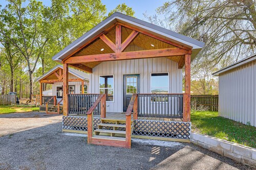 Modern Sabine River Cabin, 3 Mi to Boat Launch!