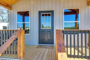 Exterior detail - Piney Woods Tiny Cabin: 3 Mi to Sabine River! (Joaquin)
