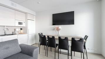 Standard-huoneisto, parveke, järvinäköala | Sisätilat