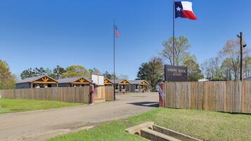 Enceinte de lâhĂ©bergement