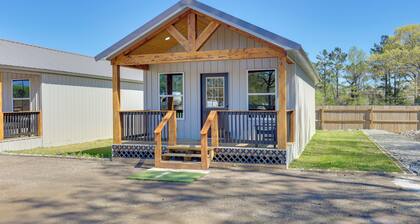 3 Mi to Boat Ramp! Tiny Cabin Near Sabine River