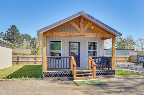 3 Mi to Boat Ramp! Tiny Cabin Near Sabine River
