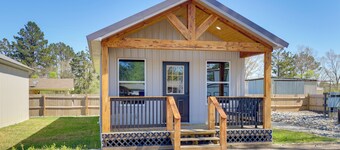 3 Mi to Boat Ramp! Tiny Cabin Near Sabine River
