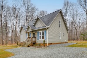 Exterior - Family-Ready Efland Home w/ Hot Tub + Deck (Efland)