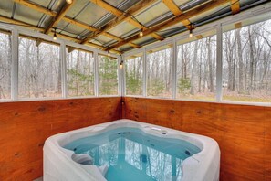 Interior - Family-Ready Efland Home w/ Hot Tub + Deck (Efland)