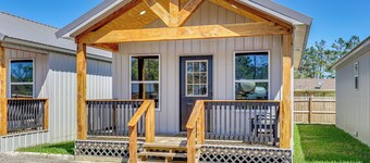 Fish, Boat & Explore! Tiny Cabin Near Sabine River