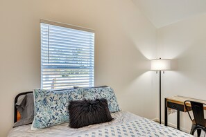 1 bedroom, internet, bed sheets