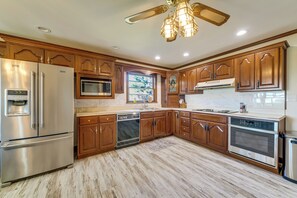 Fridge, microwave, stovetop, dishwasher - Sunroom & Spacious Yard: Home Near Louisville! (Jeffersontown)