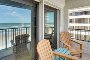 Property grounds - Sleek, Oceanfront Unit in Daytona Beach Shores! (Daytona Beach Shores)