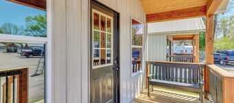 Fish, Explore & Unwind: Couple's Cabin in Joaquin