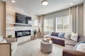 TV - Elevated Home in North Colorado Springs w/ Patio (Colorado Springs)