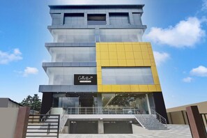 Exterior - Super Collection O ISBT (Guwahati)