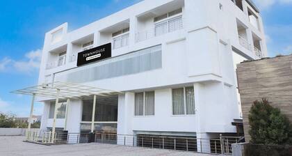 Townhouse Tender Village Seven Seas