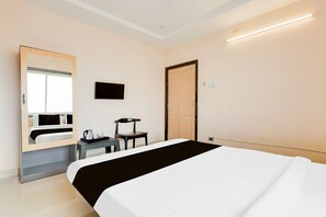 Room - Super Collection O Kakinada near JNTU (Kakinada)