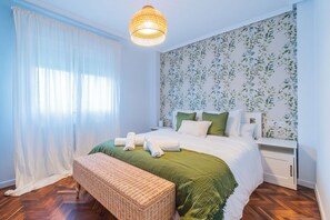 Room - Villa Si y No 5 minutes from the center of Gijon, your ideal place to rest. (Gijón)
