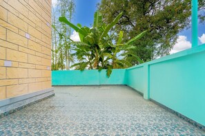 Property grounds - DeluxeCRYSTAL inn (Coimbatore)