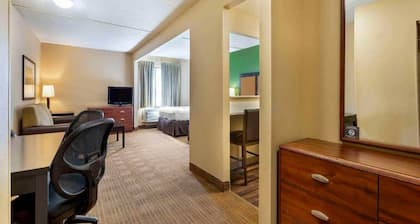 2 Queen Beds | Suite, Non-Smoking, Kitchen