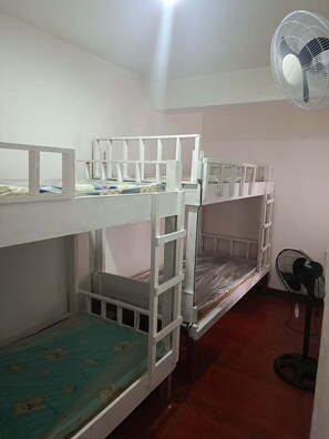 Room - Casa de Renta Girls Dorm and Bedspace in BBB Marulas Valenzuela with Free Wi-Fi (Valenzuela City)