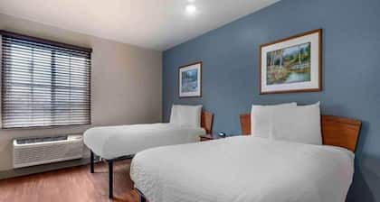 2 Full Beds | Smoking, Kitchen