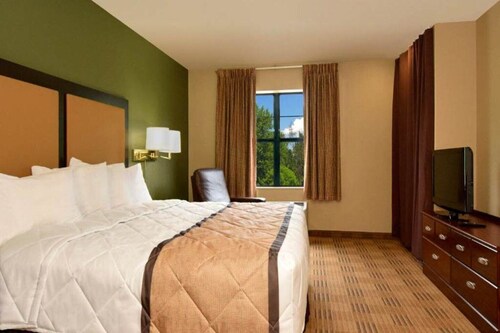 1 Queen Bed | Non-Smoking, Kitchen, Sofa-Bed