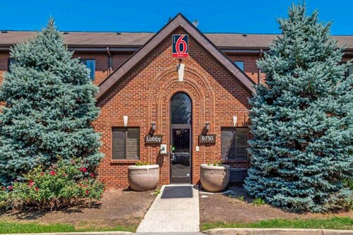 2 Queen Beds | Non-Smoking, Kitchen