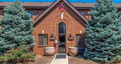 2 Queen Beds | Non-Smoking, Kitchen