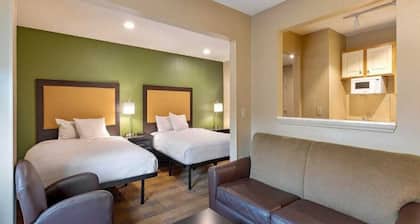 2 Queen Beds | Suite, Non-Smoking, Micfridge