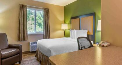 1 Queen Bed | Mob Acc Tub Ste Nsmk Sb Micfri