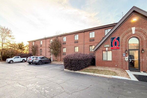 Exterior - 1 Queen Bed | Non-Smoking, Micfridge (Greenville SC)