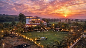 Fachada de la propiedad