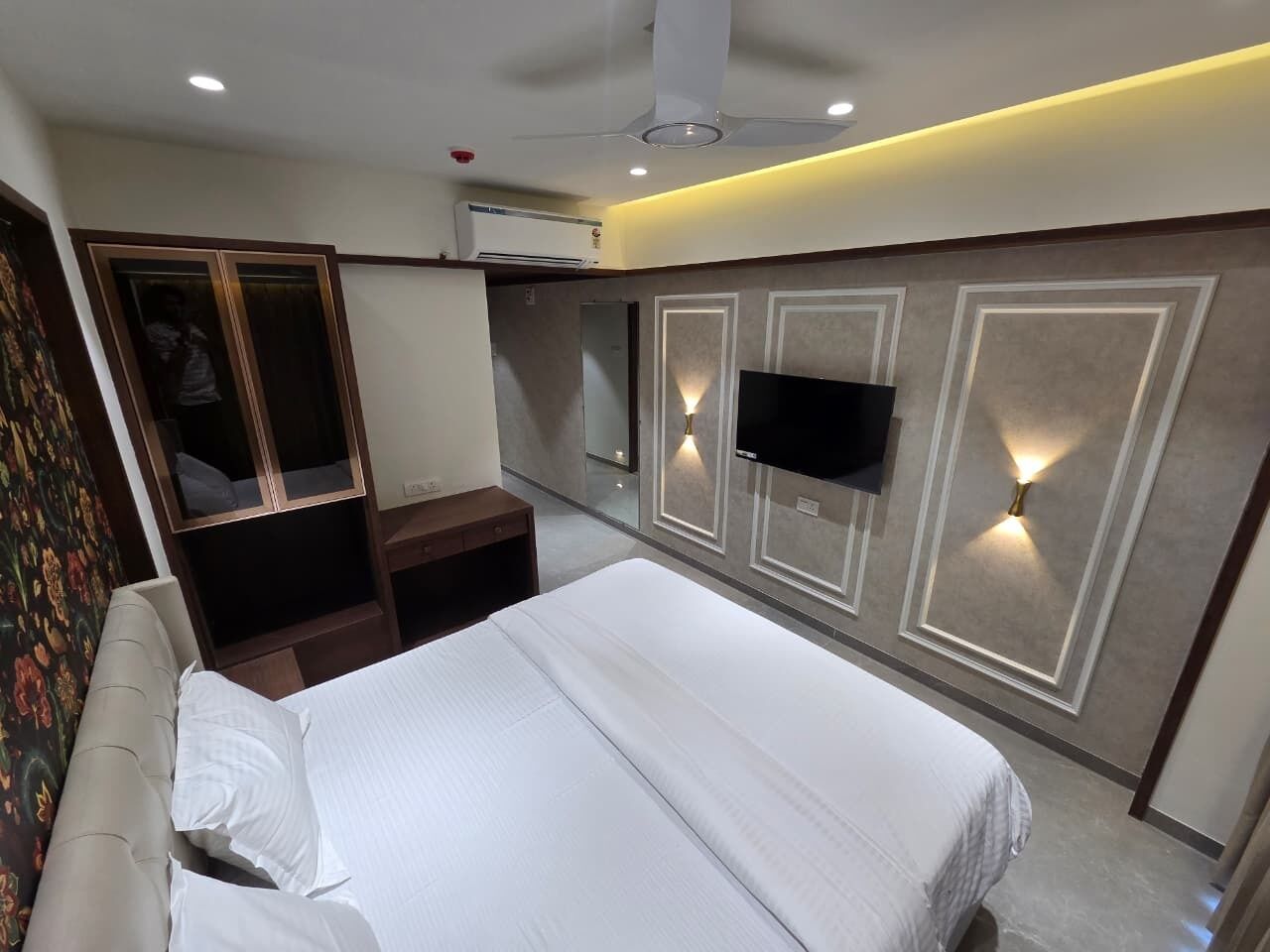 Kahden hengen perushuone, parveke, kaupunkinäköala