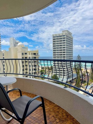 Property grounds - Monte Carlo on  the  Coast (Surfers Paradise)