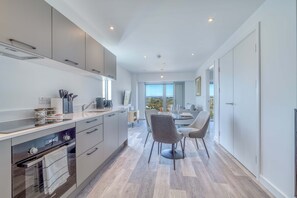 Private kitchen - City View - 1-BR Flat Near Salford Royal - Sleep 3 (Eccles)