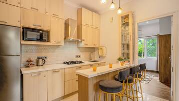 Apartment, 2 Bedrooms, Kitchenette | Private kitchen