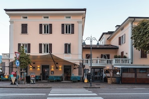 Front of property - Hotel Centrale (Mezzocorona)