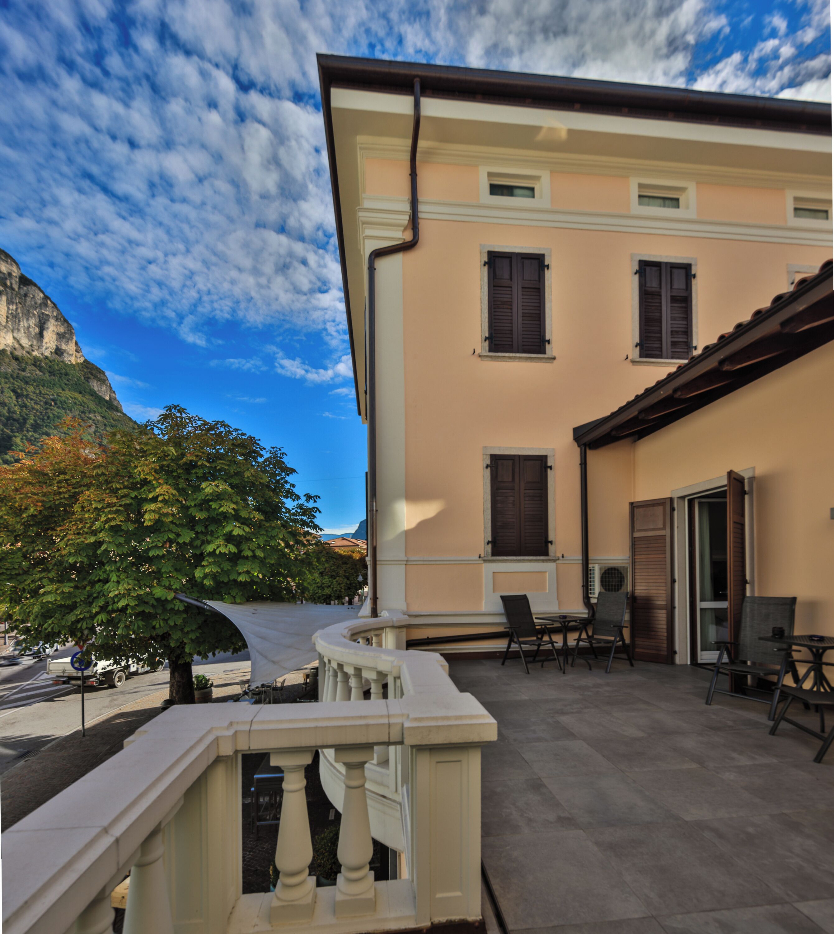 Deluxe Room, Mountain View | Terrace/patio