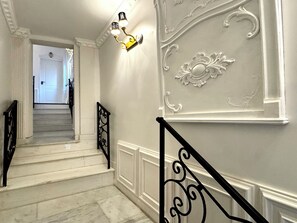 Hallway - Chateau D'Amour Luxury Boutique (Bucharest)