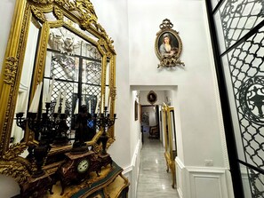 Reception - Chateau D'Amour Luxury Boutique (Bucharest)