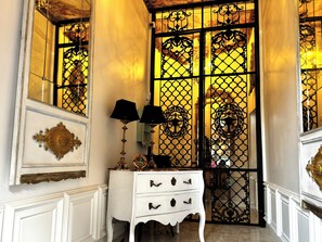 Reception - Chateau D'Amour Luxury Boutique (București)